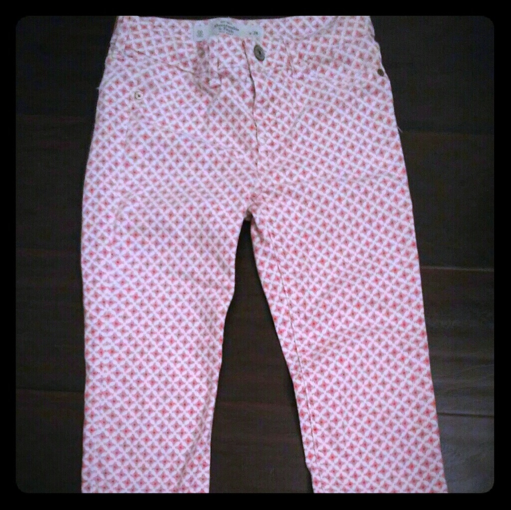CUTE PATTERNED A&F JEANS